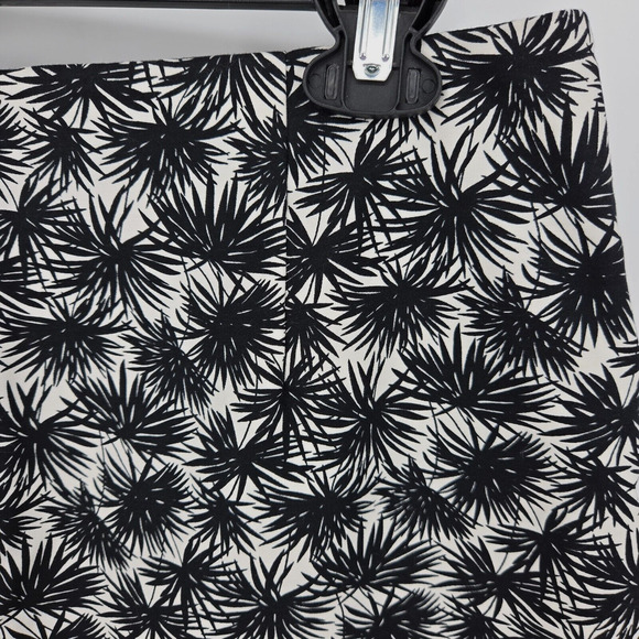 Michael Kors Shorts Womens 10 White Black Stretch Skort Back Zip Tenniscore - Picture 7 of 9